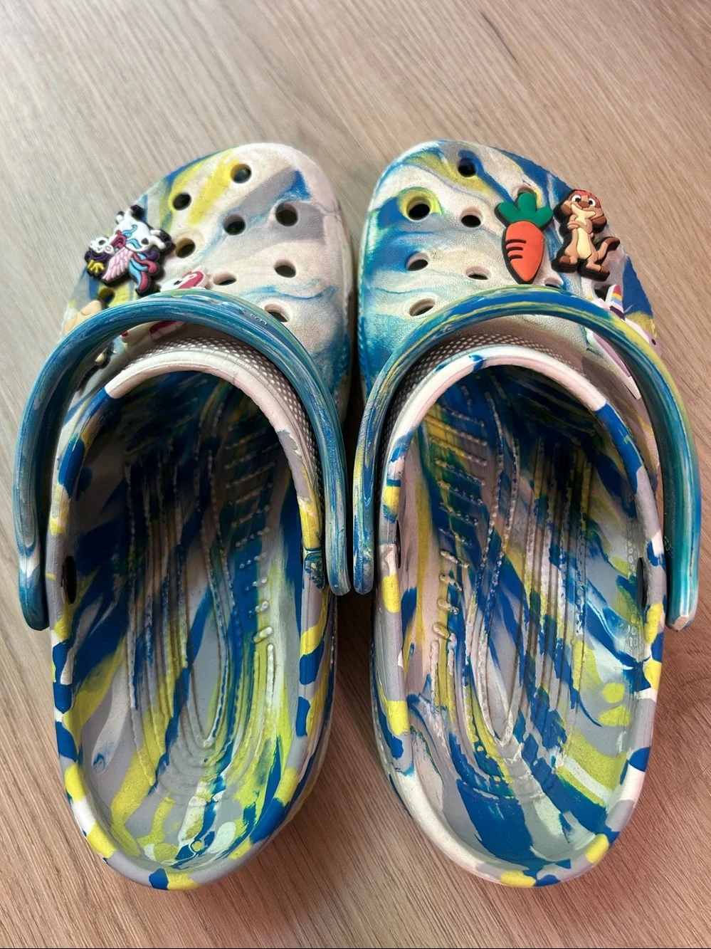 CROCS Kids' Classic Tie-Dye Marble Clogs with Charms size J 1 Little Kids
